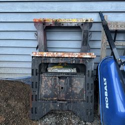 Sawhorses (4)