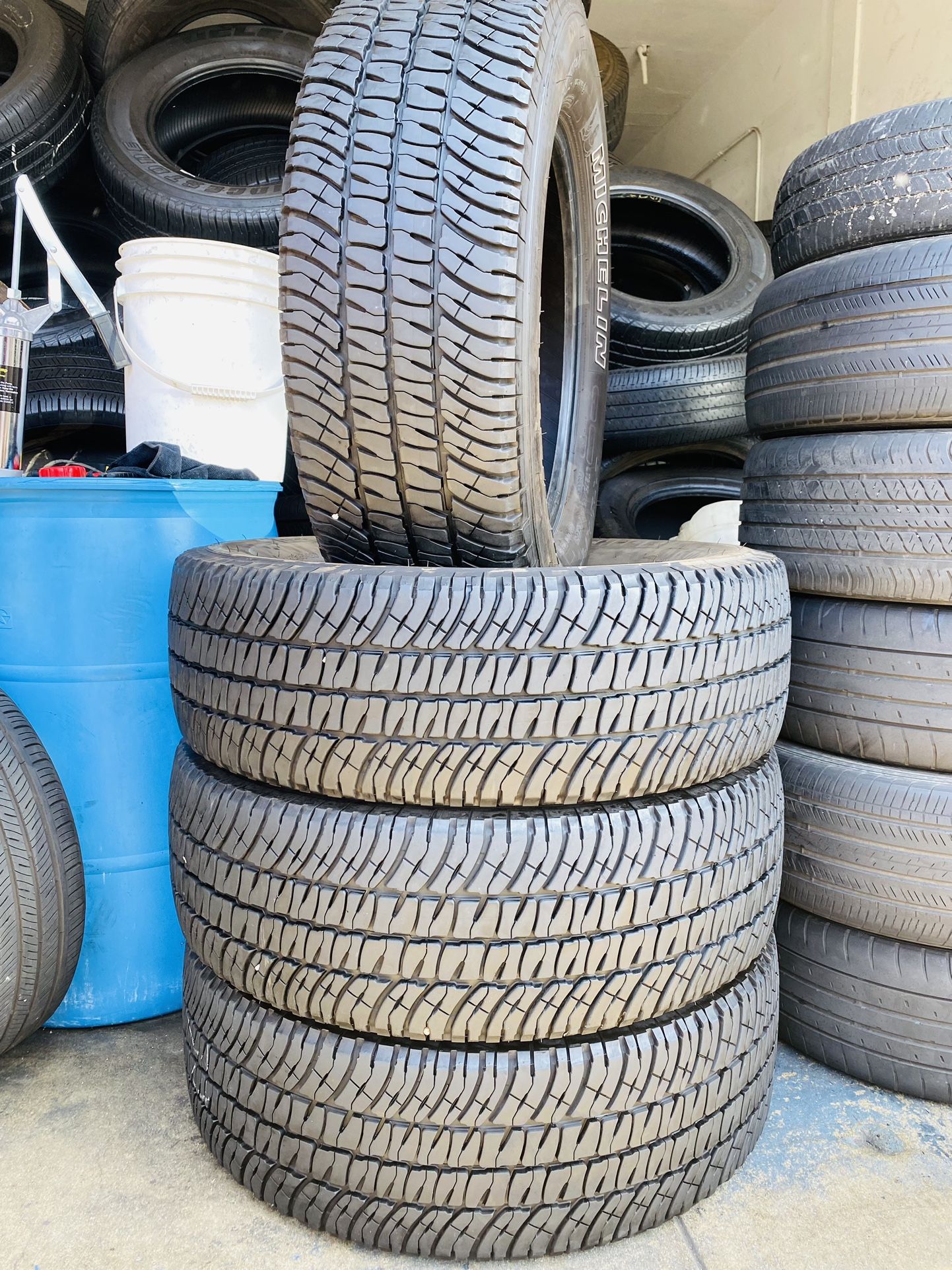 LT 275/65R20 Marca Michelin Usadas En Muy Buenas Condiciónes De Vida 