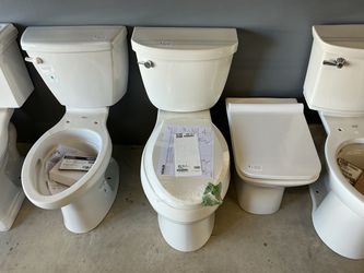 KOHLER Cimarron Two-Piece Elongated Toilet with Skirted Trapway – White