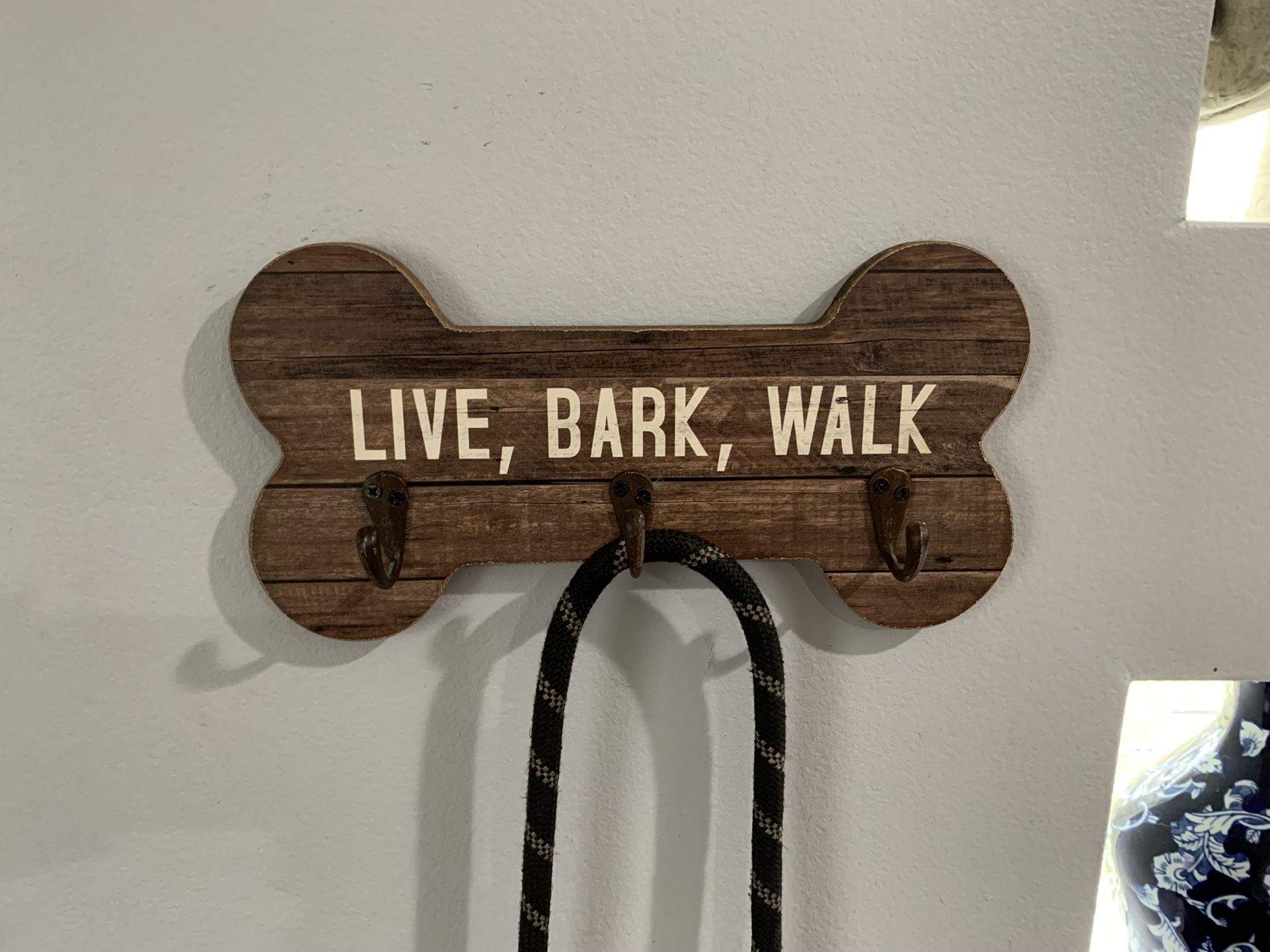 Live, Bark, Walk Dog Leash Holder / Art