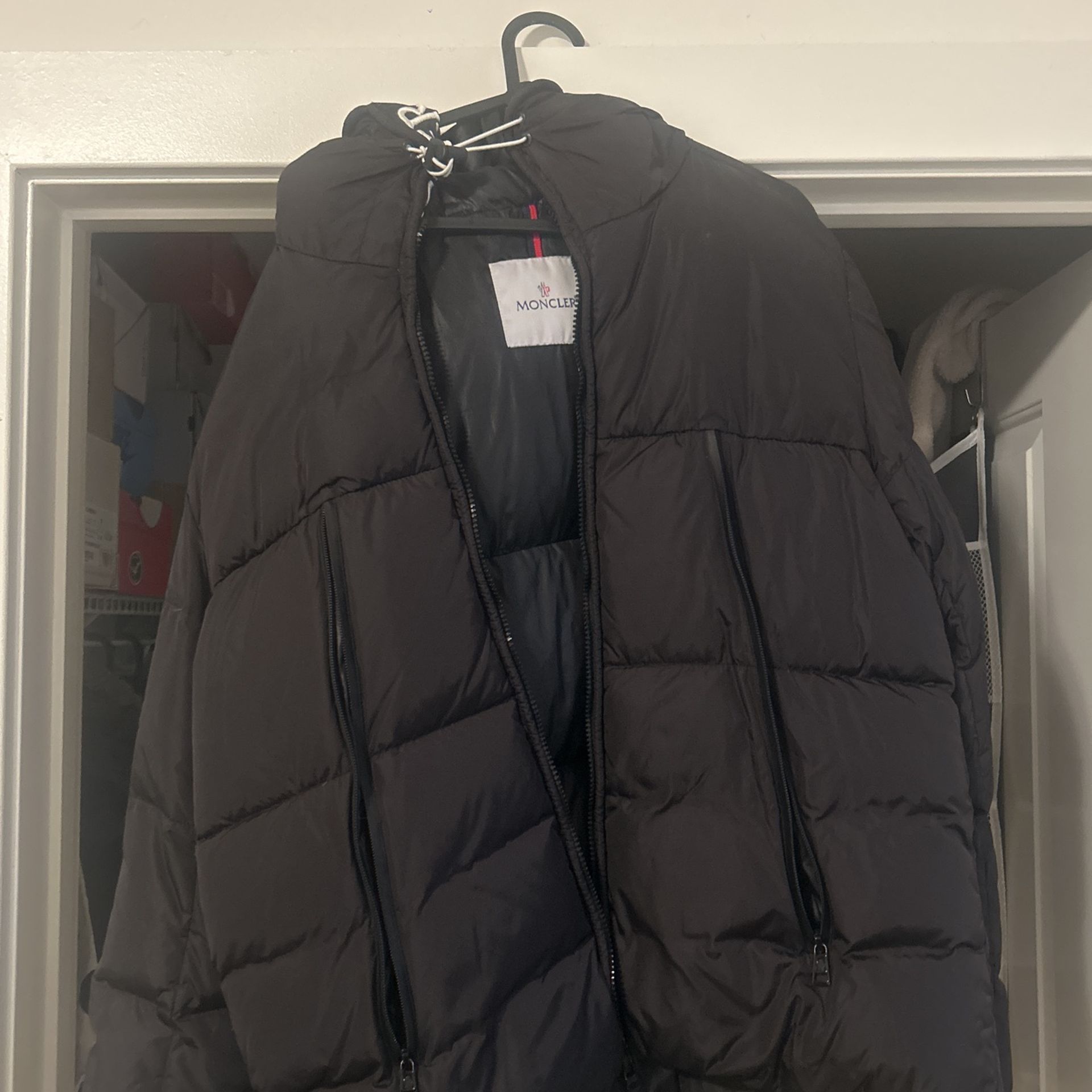 MONCLER COAT SZ S/M