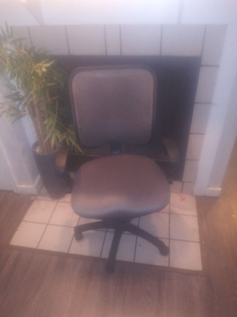 Office/Gaming Chair Barely Used