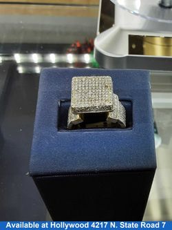 Men's Ring - Yellow Gold 10k (.417) 7.3 grams Size 7