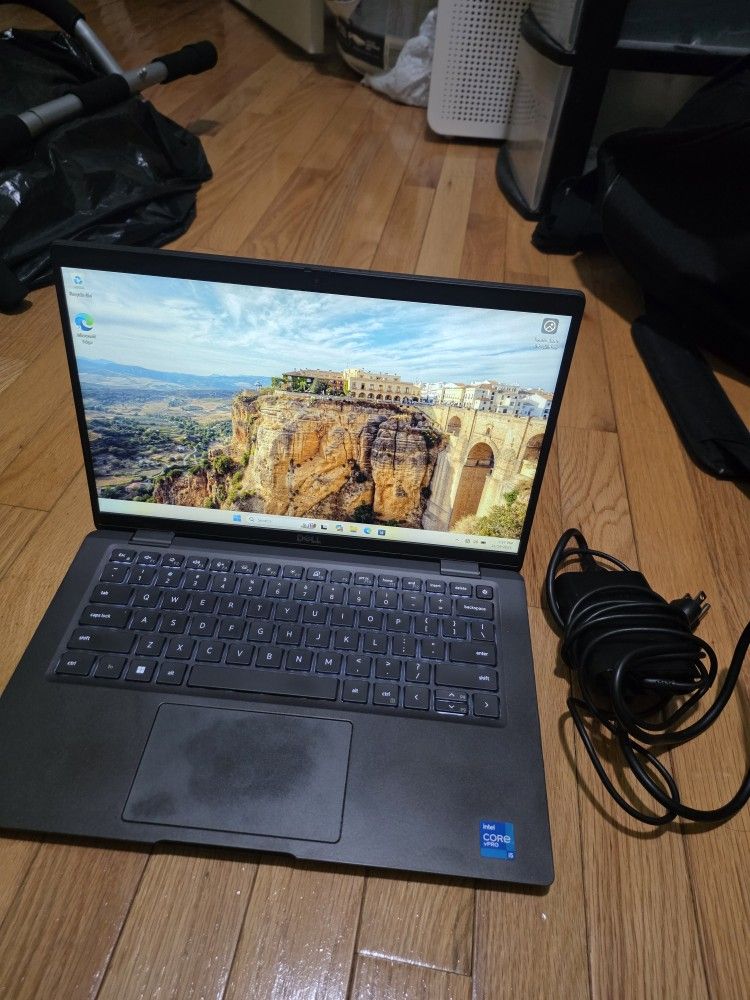 Dell Latitiude 7420 Great for School/Work