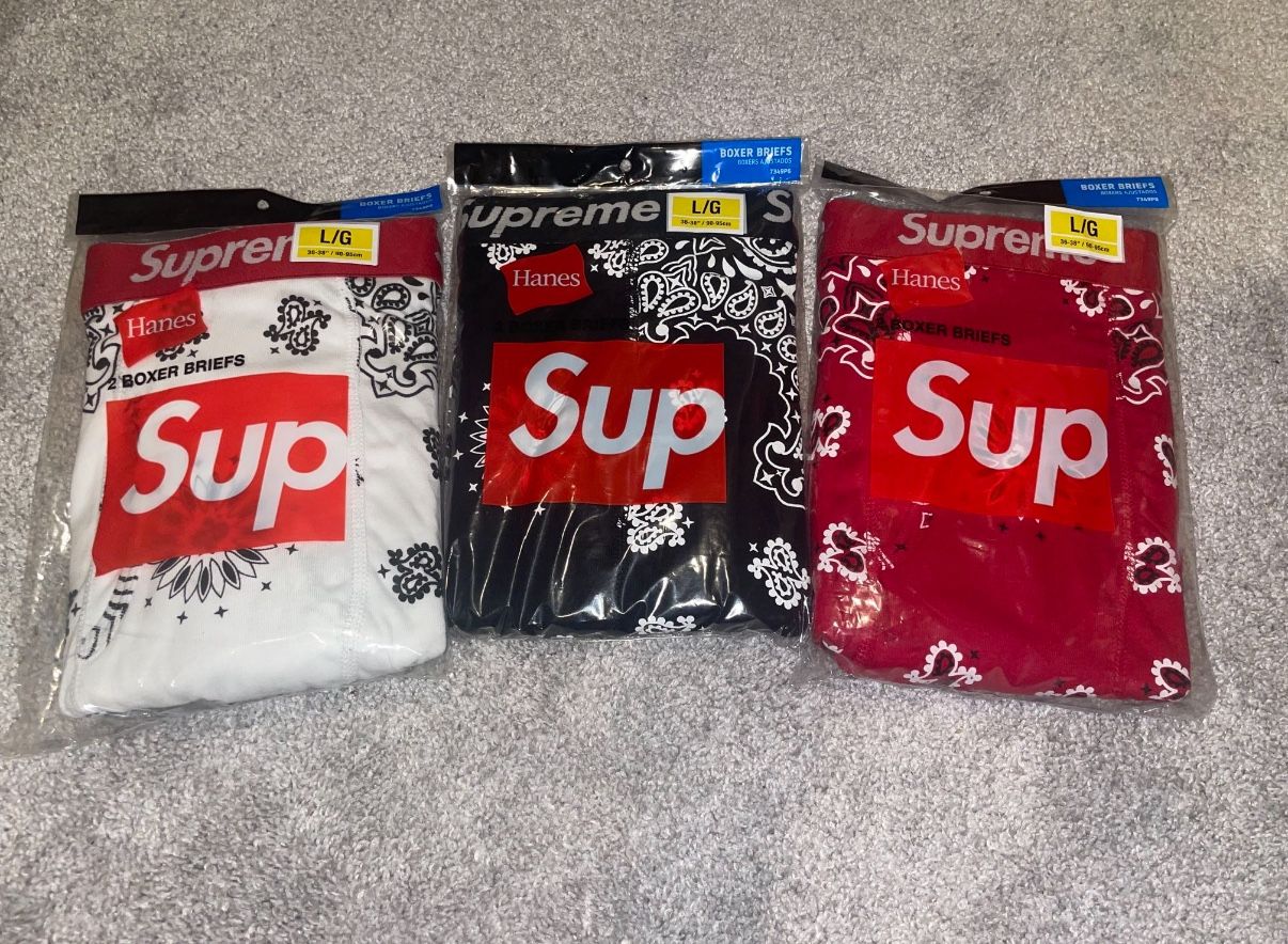Supreme x Hanes - Boxer Briefs - FW22