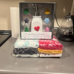Seasonal Soap Dispenser And Matching Towels