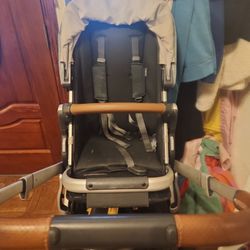 2021 Uppababy Vista Bundle 