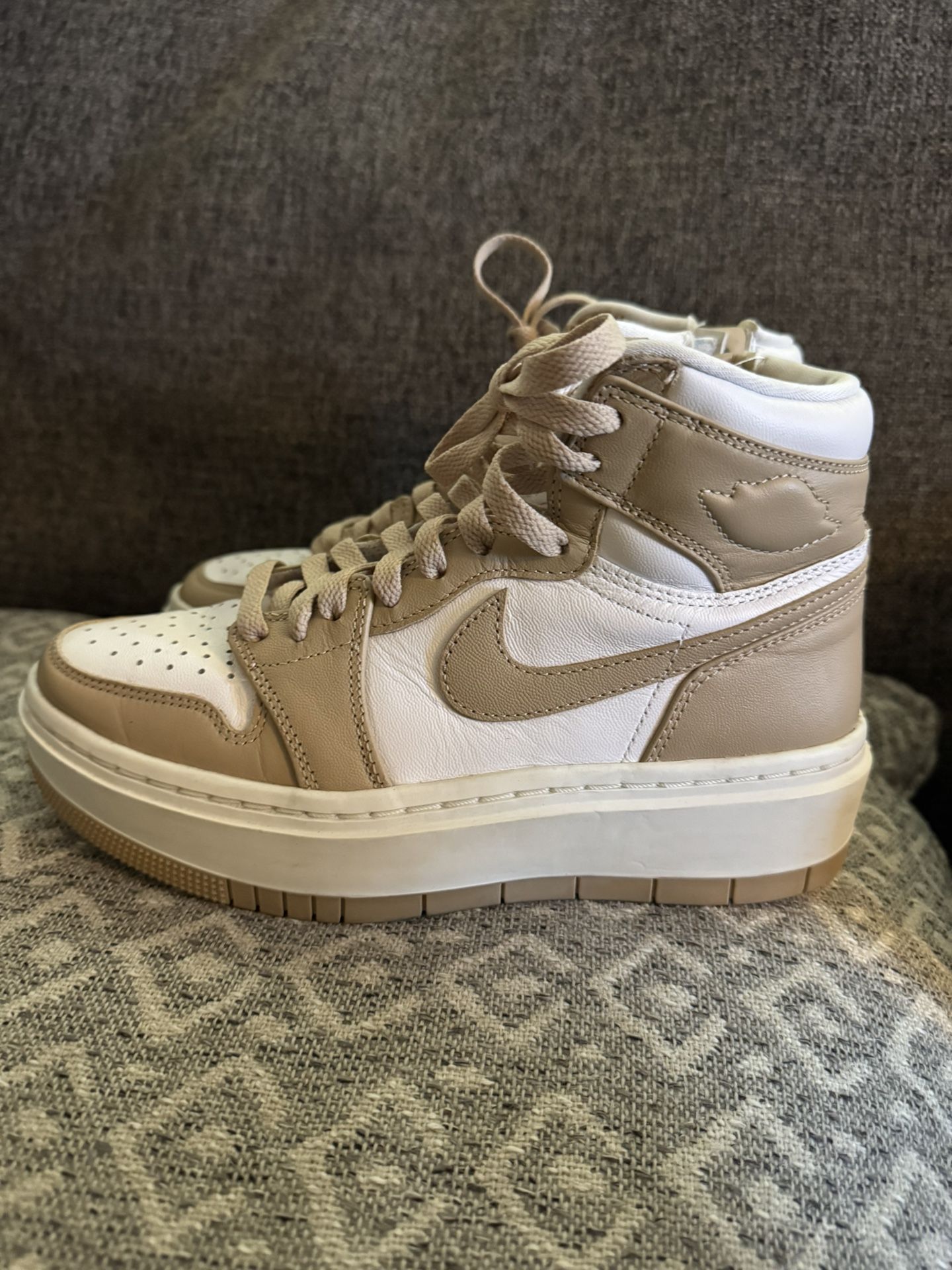 Like New!!! Nike Air Jordan Hightop For Women/teen