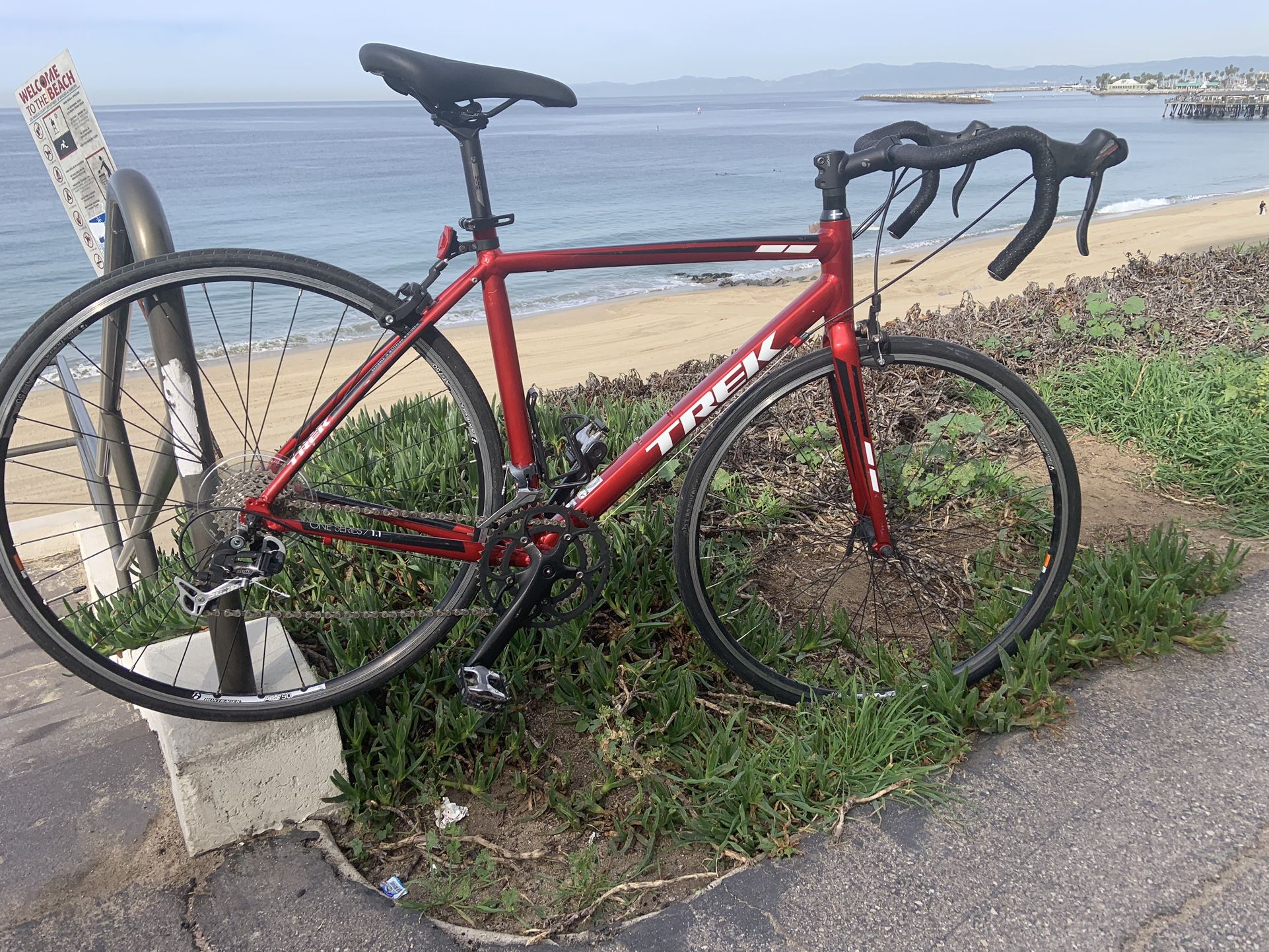 Trek 100 Series 1.1. 20 Speed Medium Size 52c Lightweight Aluminum Frame