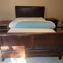 Queen Thomasville Sleigh Bed And Serta Mattress 