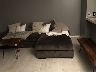 Dark grey couch , have extra covers that haven’t been open that come with , need out ASAP