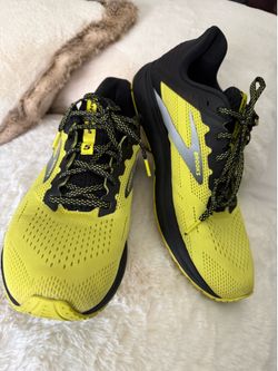 brooks tennis shoes