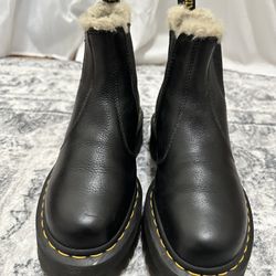 New DR MARTENS platform Chelsea boots with fur 