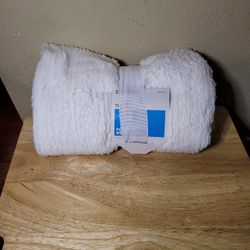White Threshold Blanket