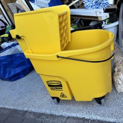 Rubbermaid Commercial Mop Bucket System – WaveBrake