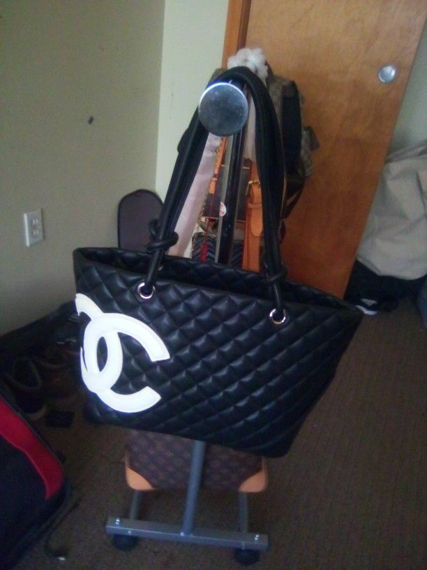 Bags Chanel, LV, Gucci