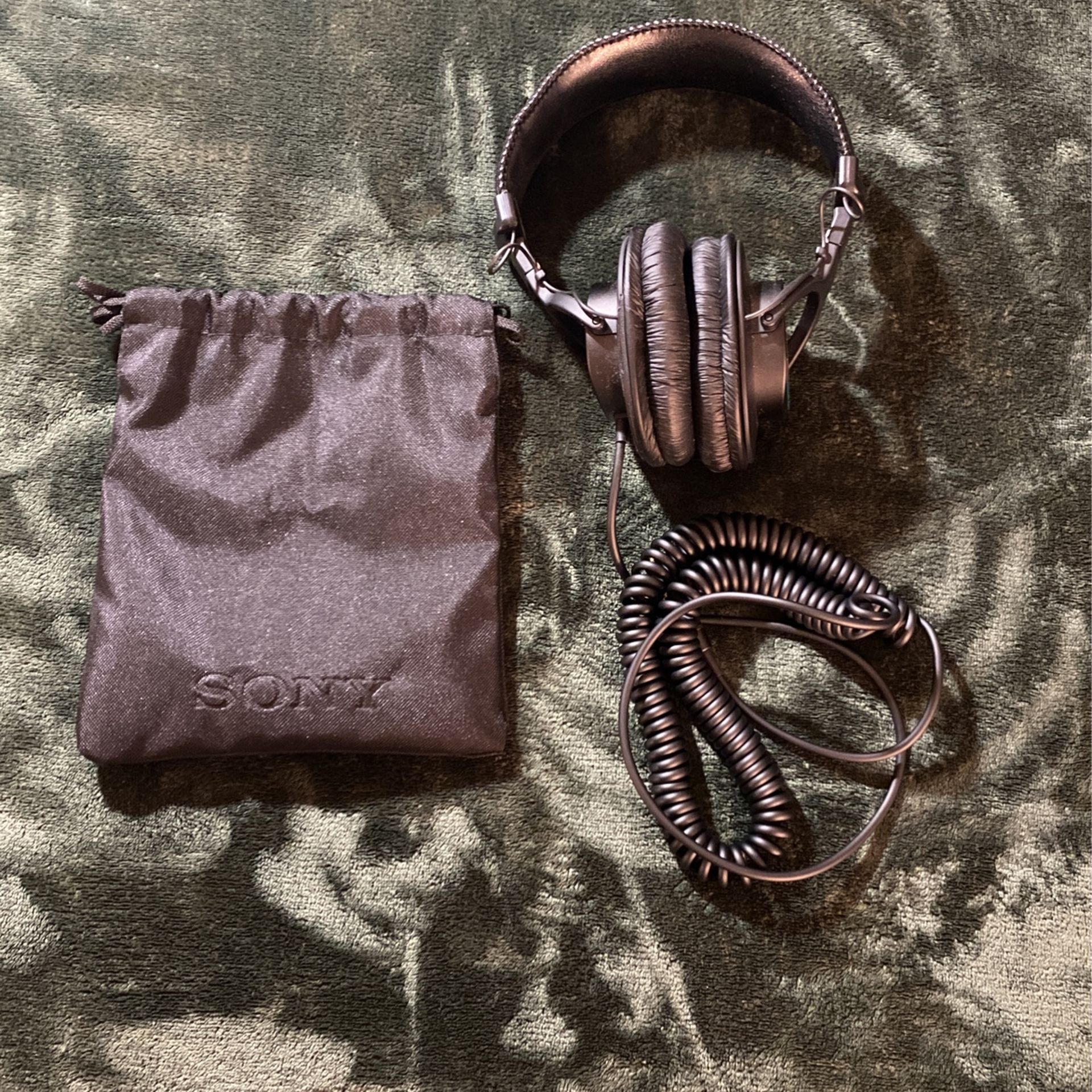 Sony MDR 7506 Professional Large Diaphragm Headphone