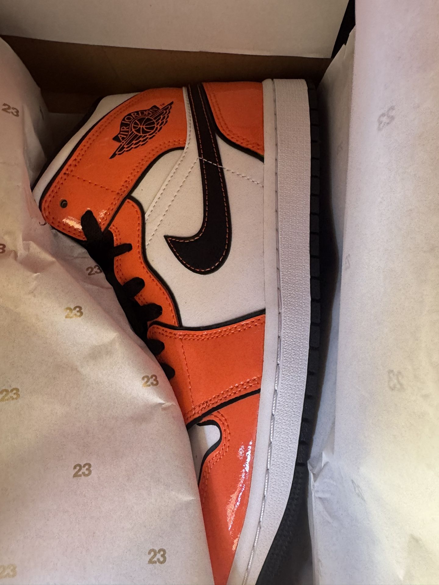 Jordan 1 Mid Turf Orange