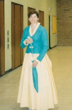 Costume 1800's woman with parasol