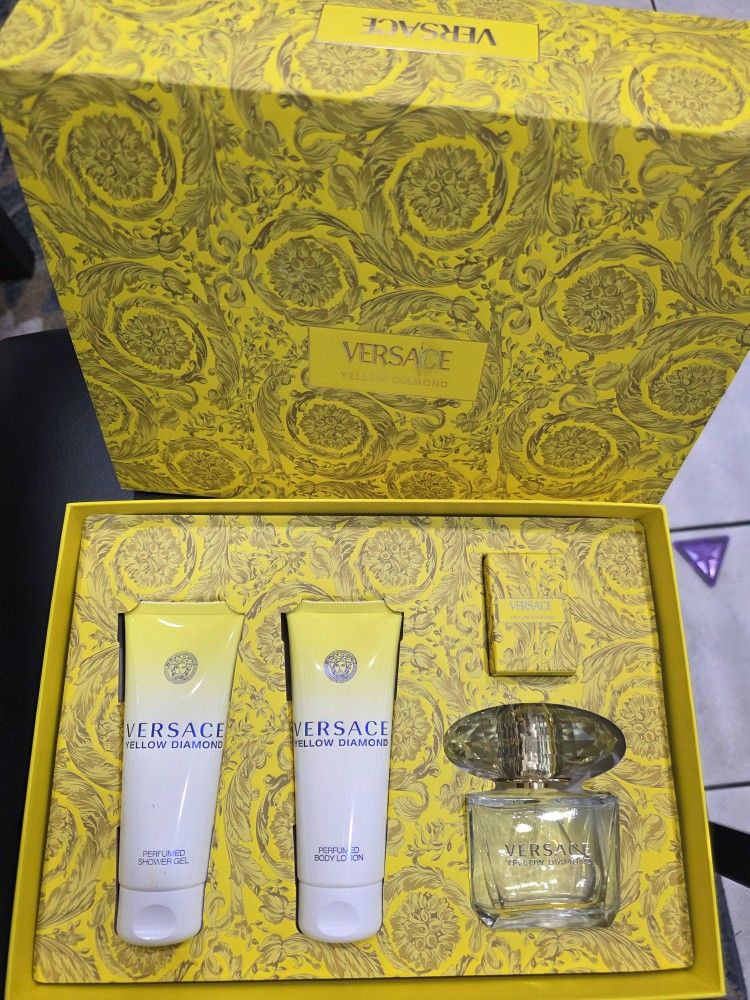 Versace Yellow Diamond Gift Set