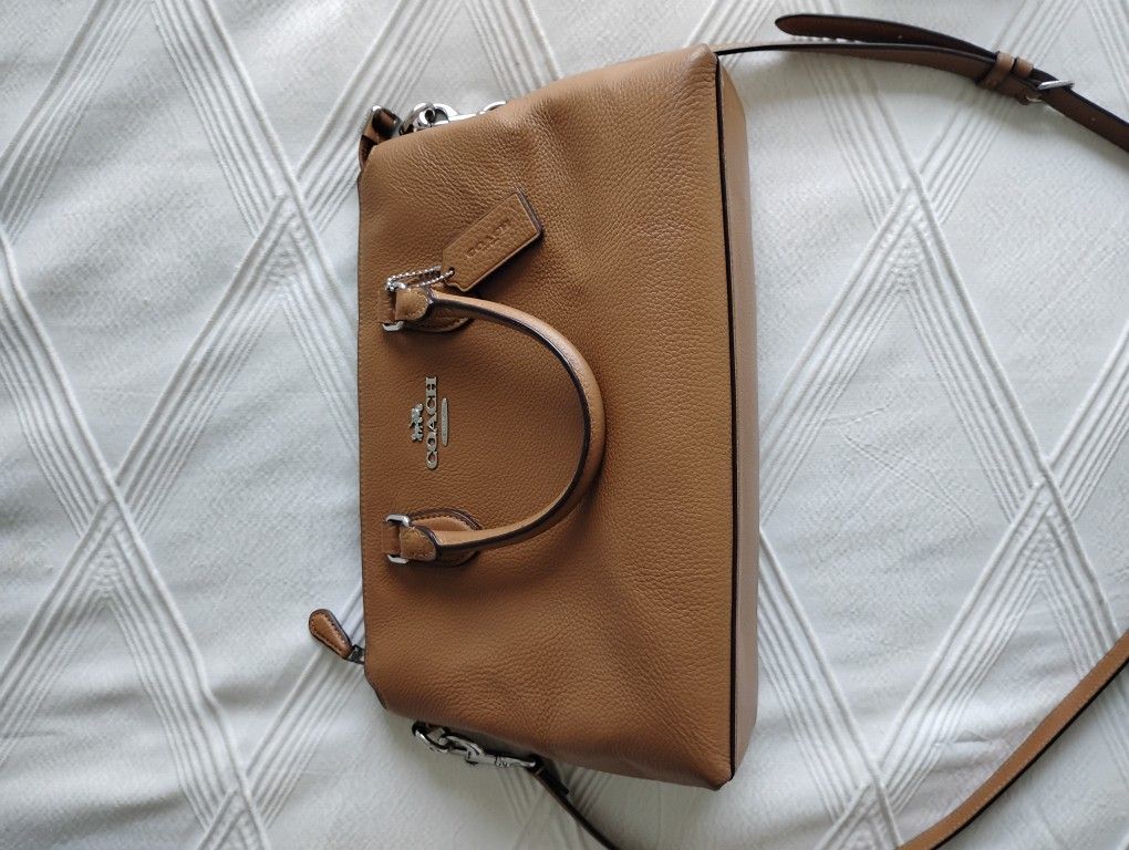 Beautiful Smooth Leather Coach Hand Bag