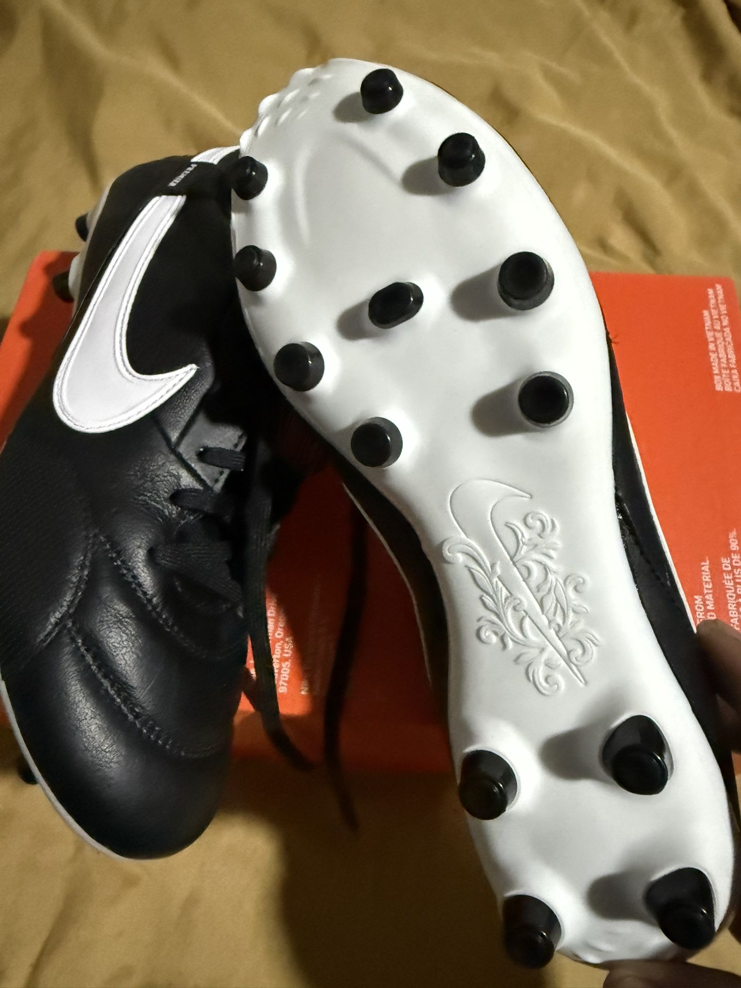 Nike Premier Size 7 $ 70