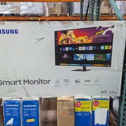 43" Smart Monitor M7 (M70D) 4K UHD with Streaming TV, Speakers and USB-C