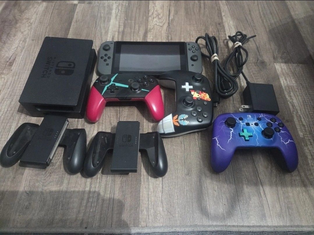 Nintendo Switch HAC-001 Handheld Video Game System Bundle Console Dock Joy-Cons