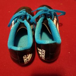 Size 2.5 (2 1/2) Addidas cleat shoes used 1 hour