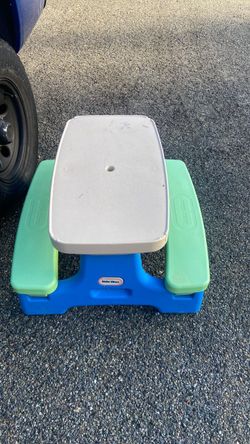 Kids desk price 15$. Pick up. E. 72. and grand view. E. Tacoma