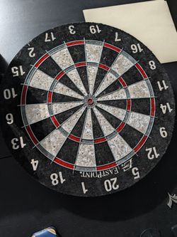 Eastpoint Dartboard & Exquisite Darts