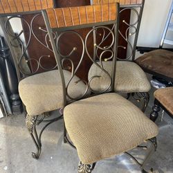 6 Chairs 
