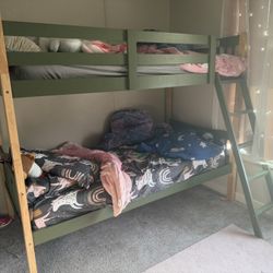 Twin Bunk Beds 