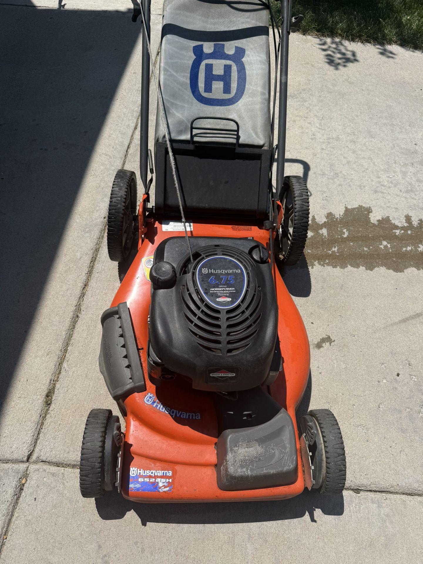 Husqvarna 22” Self-Propelled Lawn Mower – Front Wheel Drive