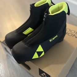 Nordic kids ski boots size 2