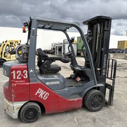2012 Toyota 8fgcu30 Forklift 6000lbs NO FORKS 