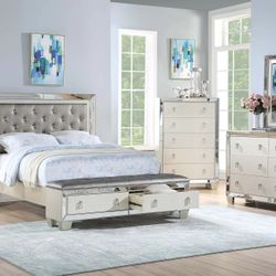 Eastern King Bed
Underbed Drawer / Mattress Included.      Cama King Size Colchon Incluido  Nueva En Caja