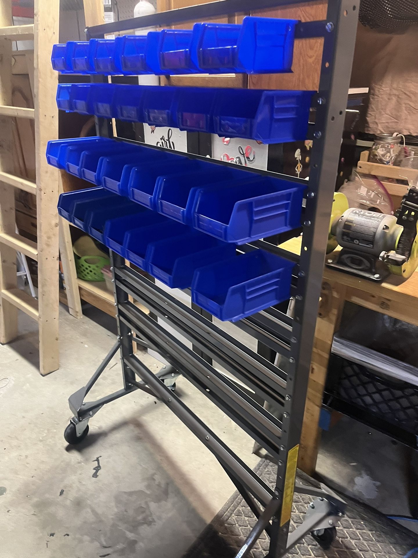 TWO-SIDED STEEL RAIL HANGING SYSTEM