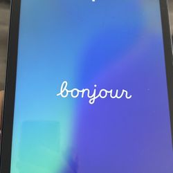 iPad Air 5th Gen (M1) – 64GB Wi-Fi – Fully Functional- cracked screen