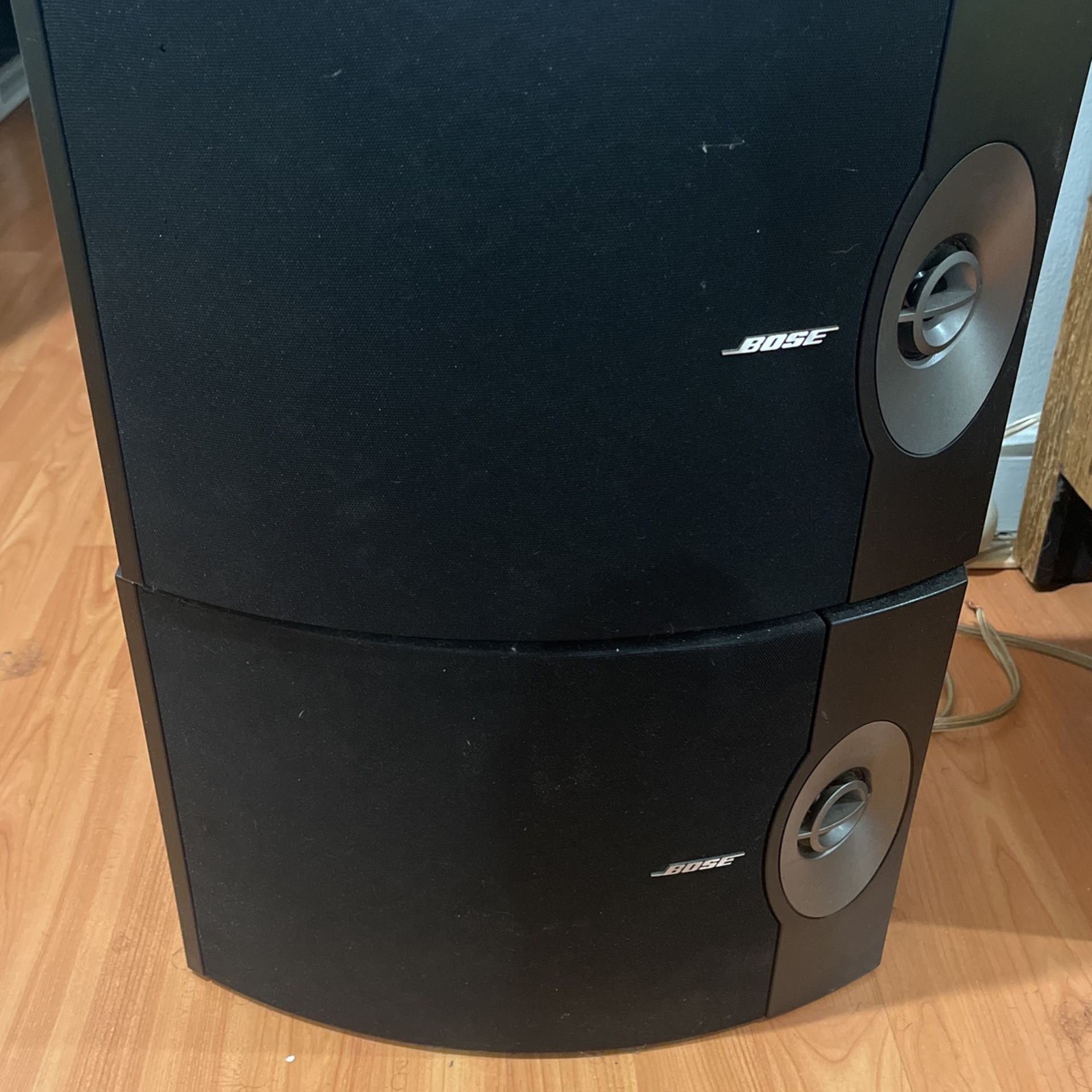 Bose 301V Speaker Set/pair