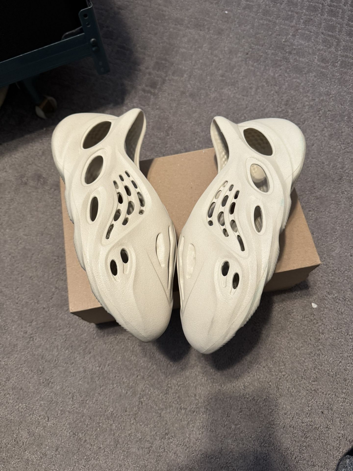 Yeezy Foam Runner Sand Size 12