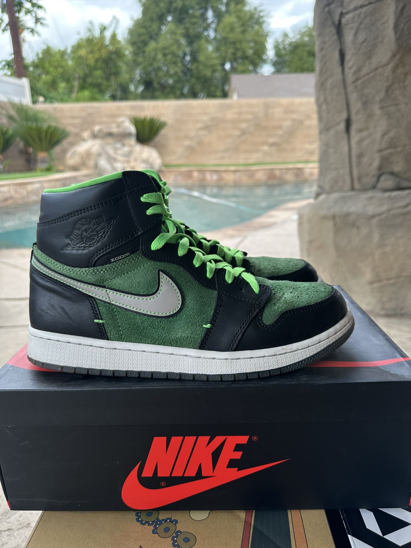 Used Jordan 1 “Zoom Zen Green” Size 10