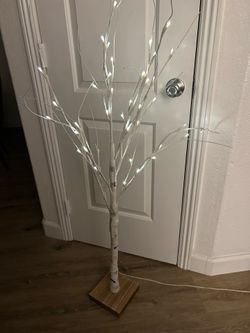 Lighted White Birch Tree – 4 ft (48”) – Excellent Conditio