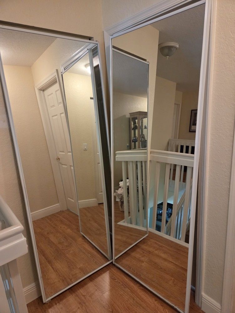 Mirrored Sliding Closet Doors