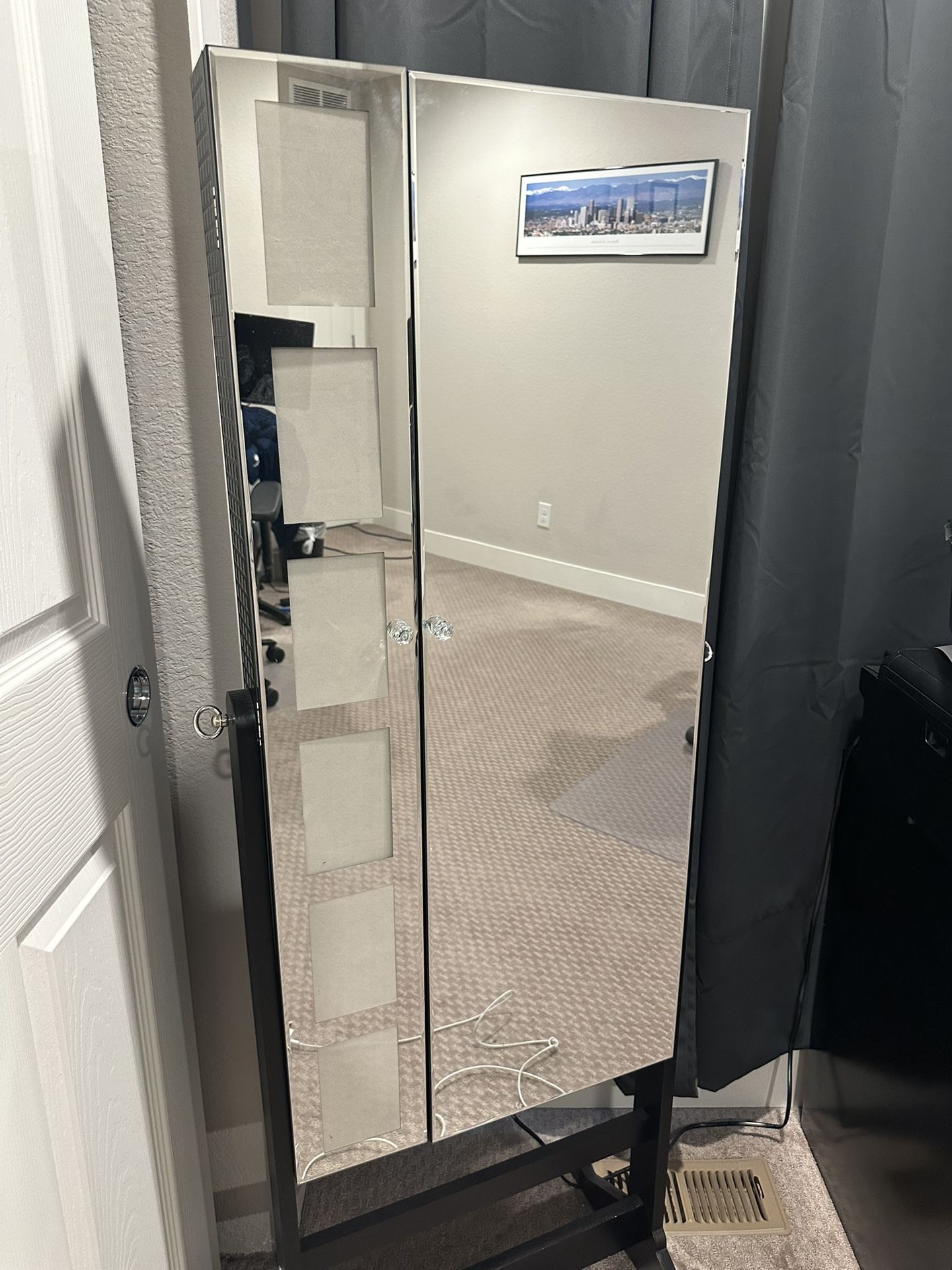 Jewerly Mirror Cabinet With Photo Frames