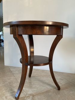 Pair of CTH-Sherrill Occasional Round Wooden End Tables / Lamp Tables