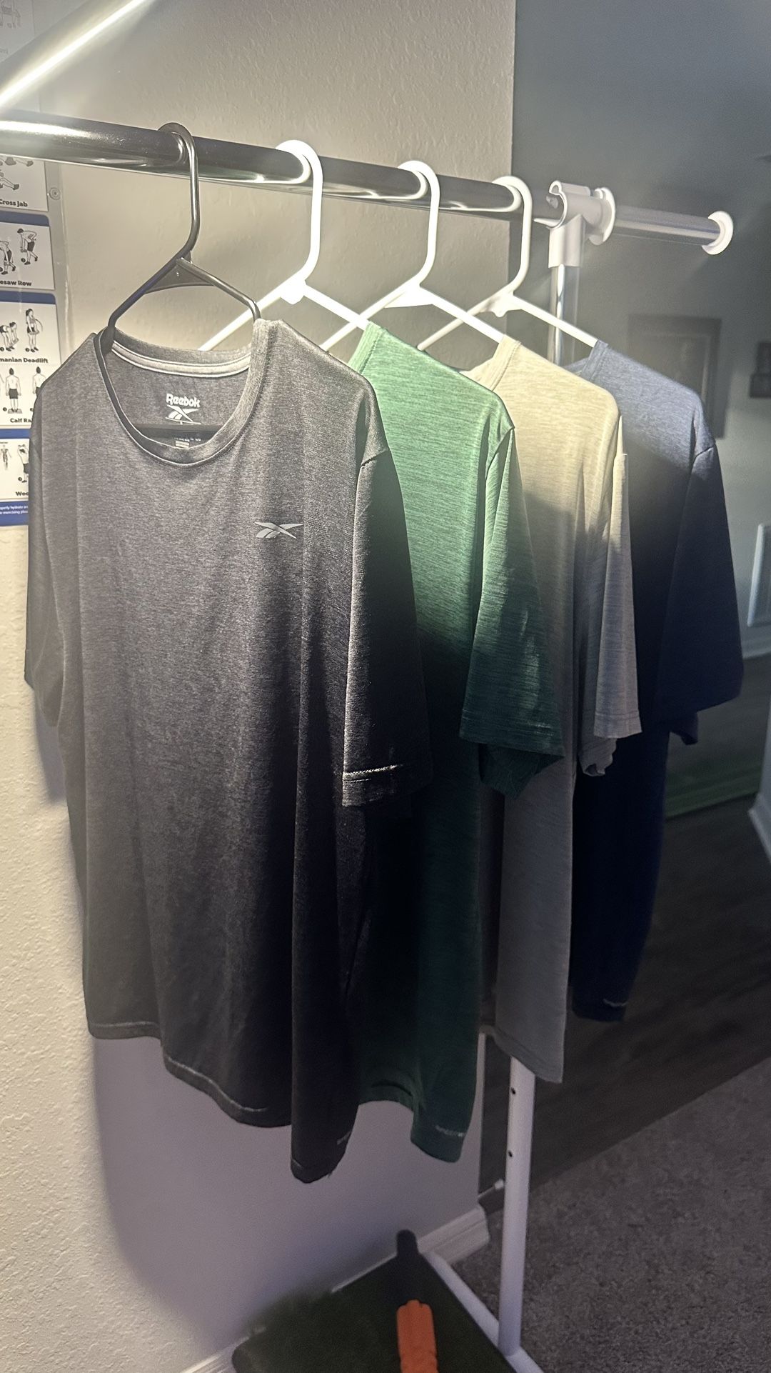 Bundle of 4 Reebok Athletic Shirts – Size Large, Men’s Activewear