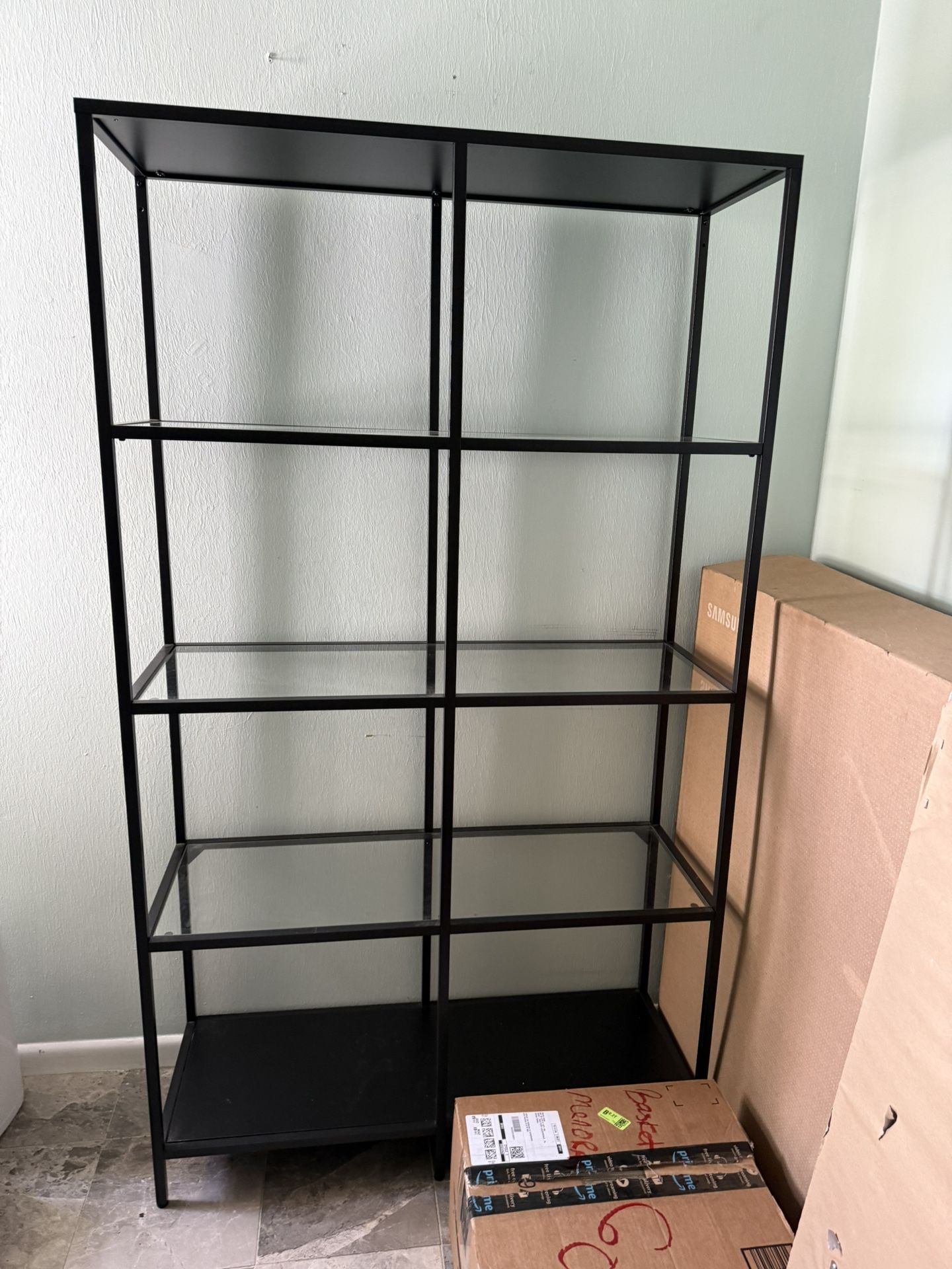 Shelving unit– 69Hx40 LXx14 D