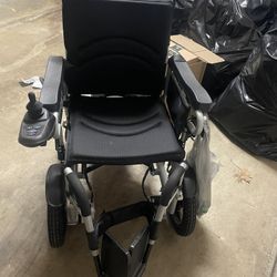 Electric wheelchair 
