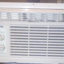 Artic King Air Conditioner 5,000 BTUs